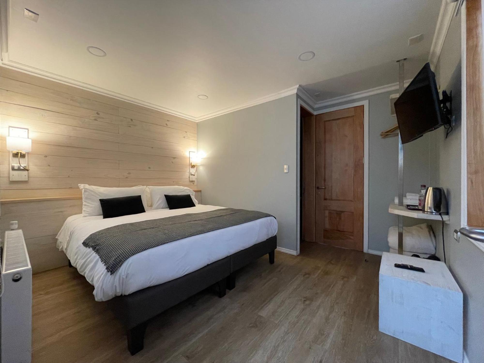 Hostal Boutique Puerta Roja 蓬塔阿雷纳斯 外观 照片